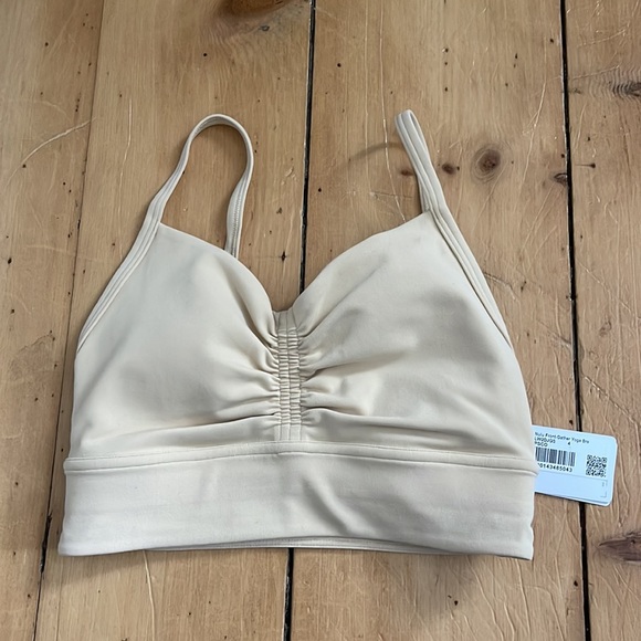 Nulu front-gather yoga bra - Picture 3 of 8